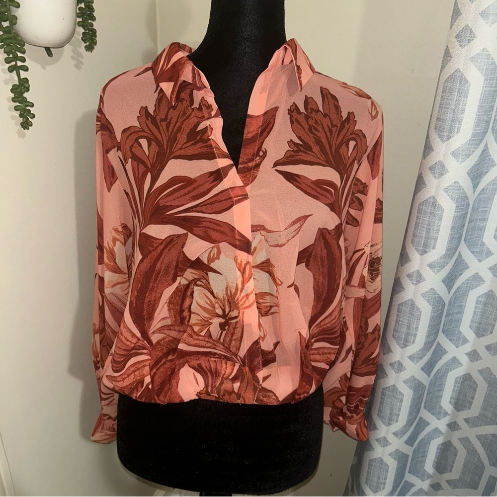Flying tomato printed blouse